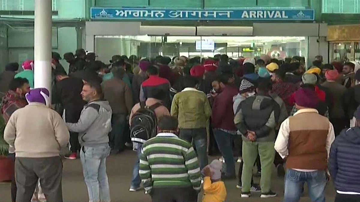 Covid Blast in Punjab: 125 Passengers of Italy-Amritsar Air India Flight Found Corona Positive