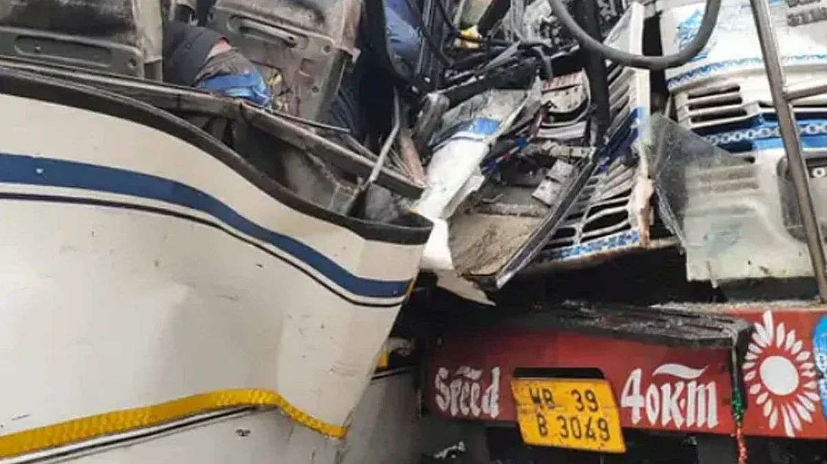 Jharkhand: Horrific Accident of Bus & Truck in Pakur, 10 died out of 40 Travellers