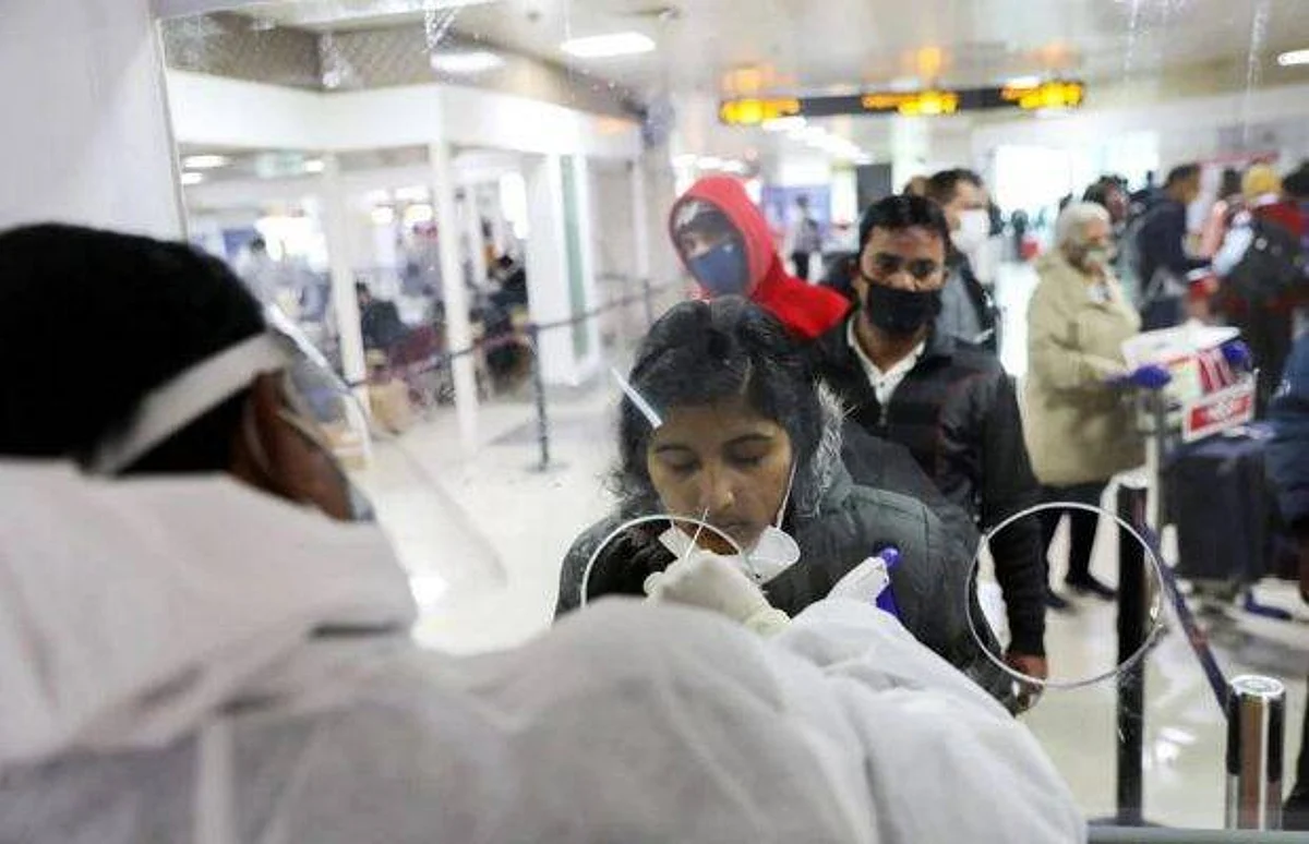 First Death from Omicron in India, More than 90,000 Corona Cases Found in Last 24 Hours