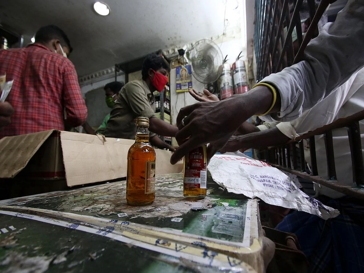 Bihar: Poisonous Liquor has Claimed Lives of Five People, Four others have been Hospitalised