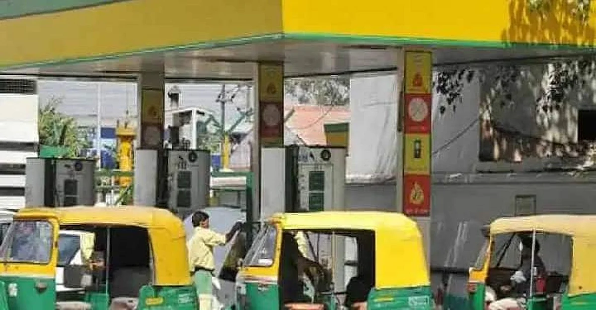 CNG Becomes Expensive in Delhi, Possibility of Huge Jump in the Prices of Petrol-Diesel