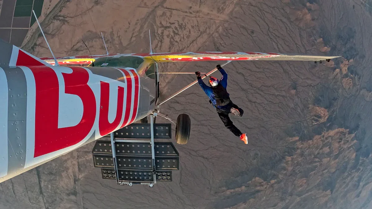 Impossible! Pilots Tried to Swap Each Other's Planes In the Air