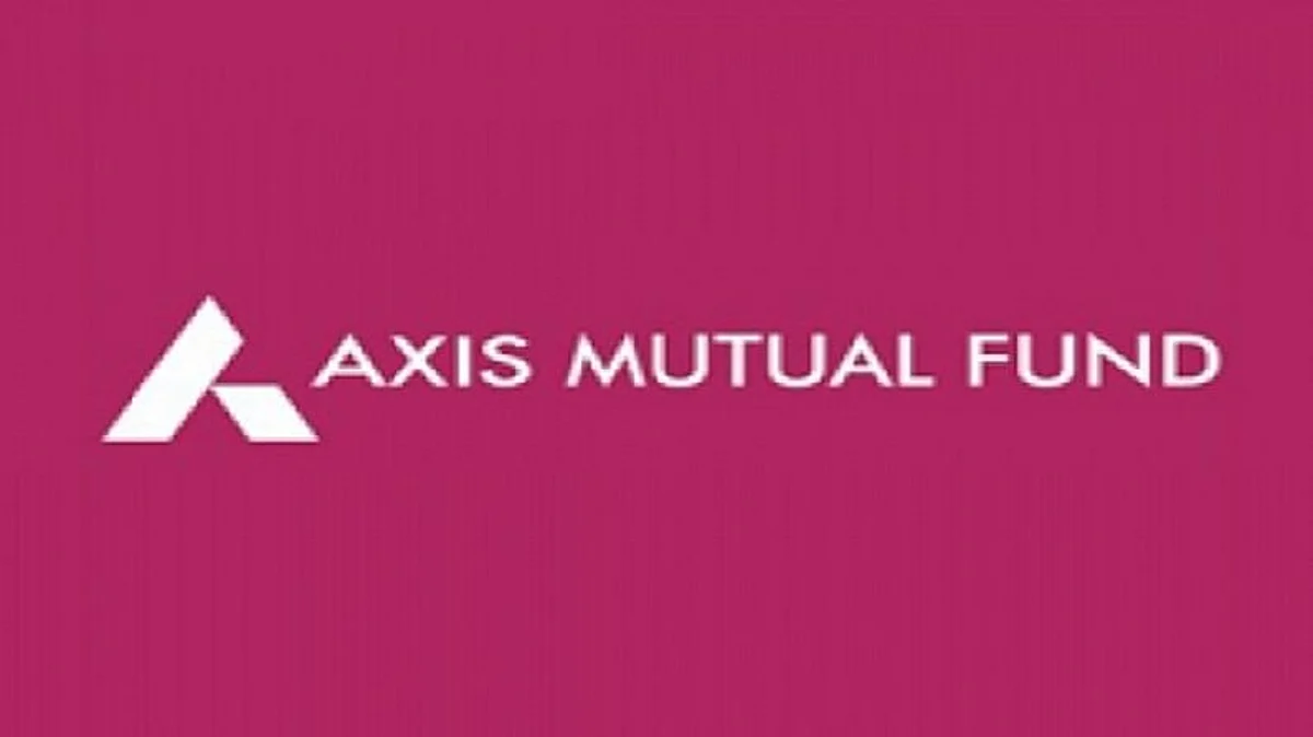 Axis MF Banish 1 of 2 Fund Managers Under Scanner