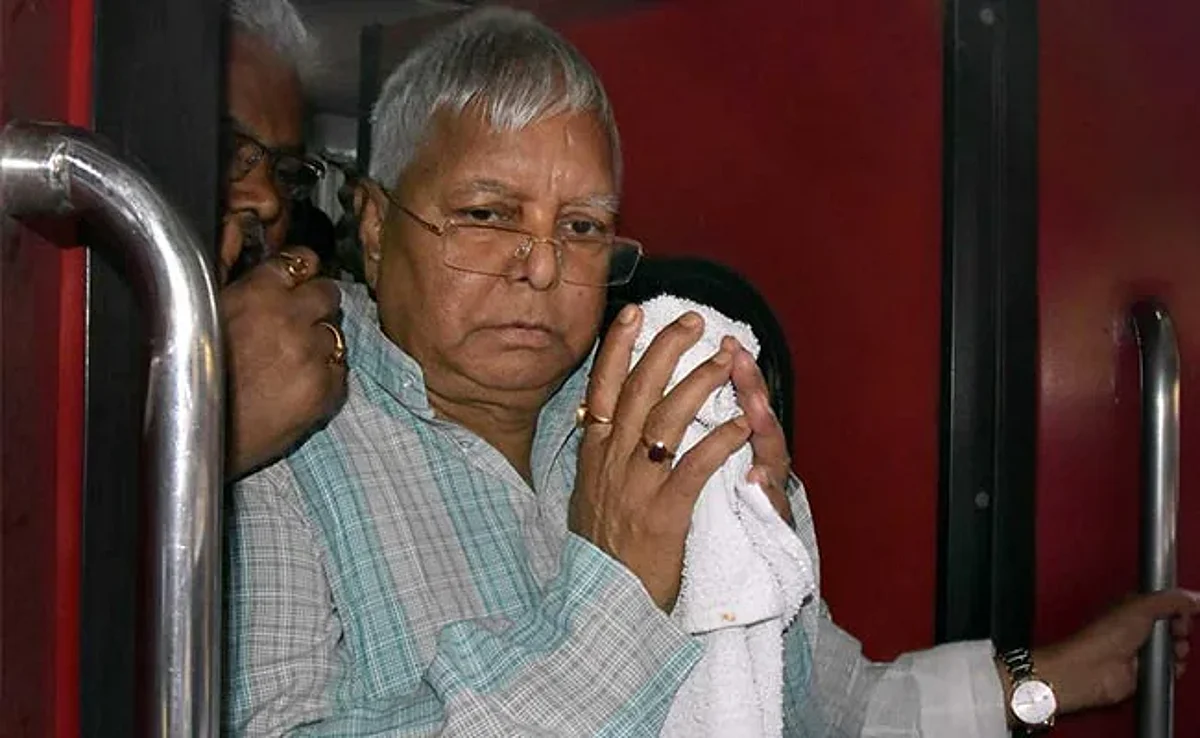 CBI Screws on Lalu Yadav in Railway Recruitment Scam Case, Raids at 17 Places including Rabri Devi's Residence
