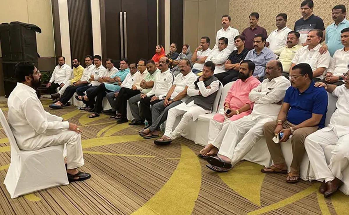 Maharashtra: Deputy Speaker may send Notices to 16 Rebel Shiv Sena MLAs Today