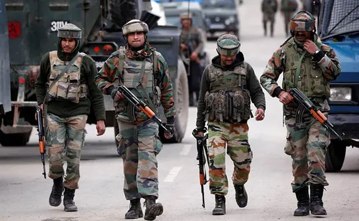 3 Lashkar Terrorists Killed in Encounter with Security Forces in J&K's Pulwama, Arms and Ammunition Recovered
