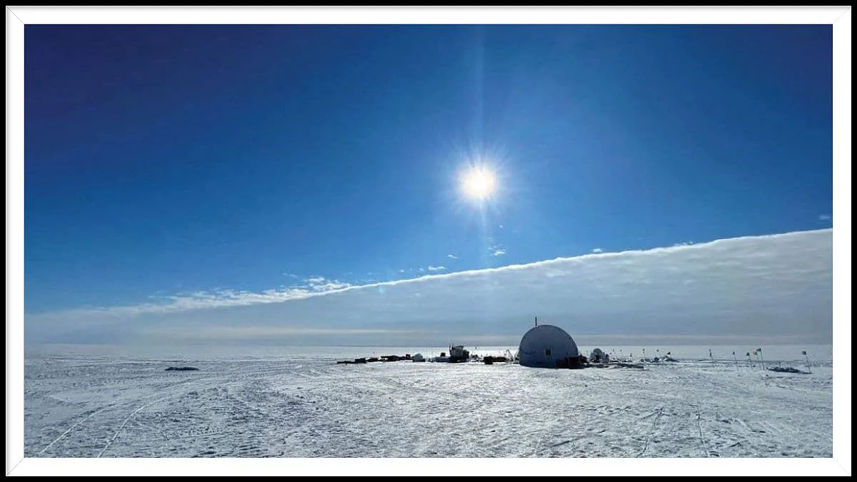 Researchers Discover A Secret Ecosystem Beneath the Icy Antarctica Surface