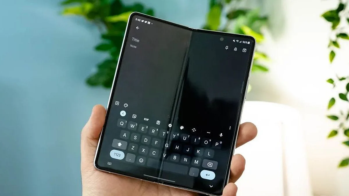 Google's Gboard Releases Split Keyboard Mode In Beta For Foldable Android Phones