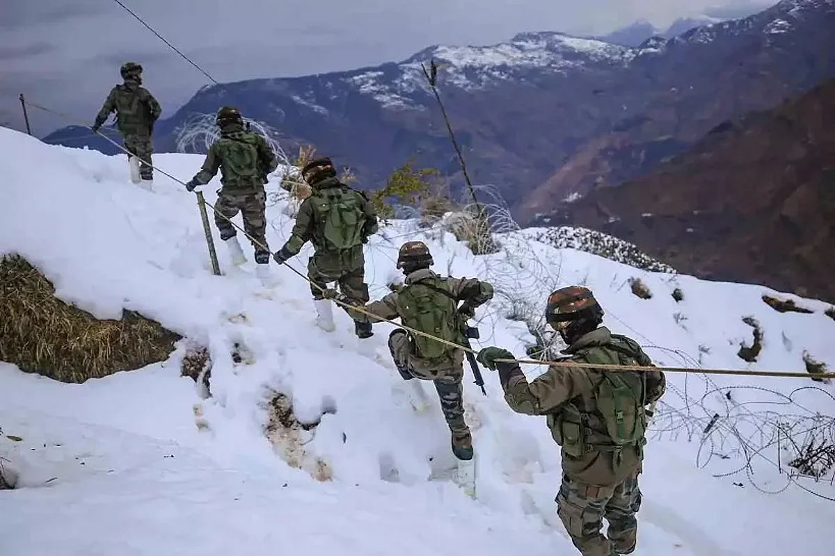 J&K: 3 Army Soldiers Martyred after Falling into Deep Gorge in Kupwara