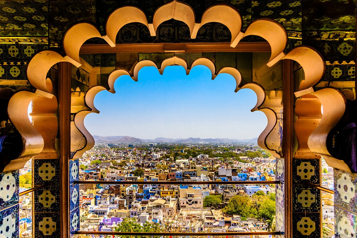 DO YOU KNOW: There are No Stairs in Hawa Mahal