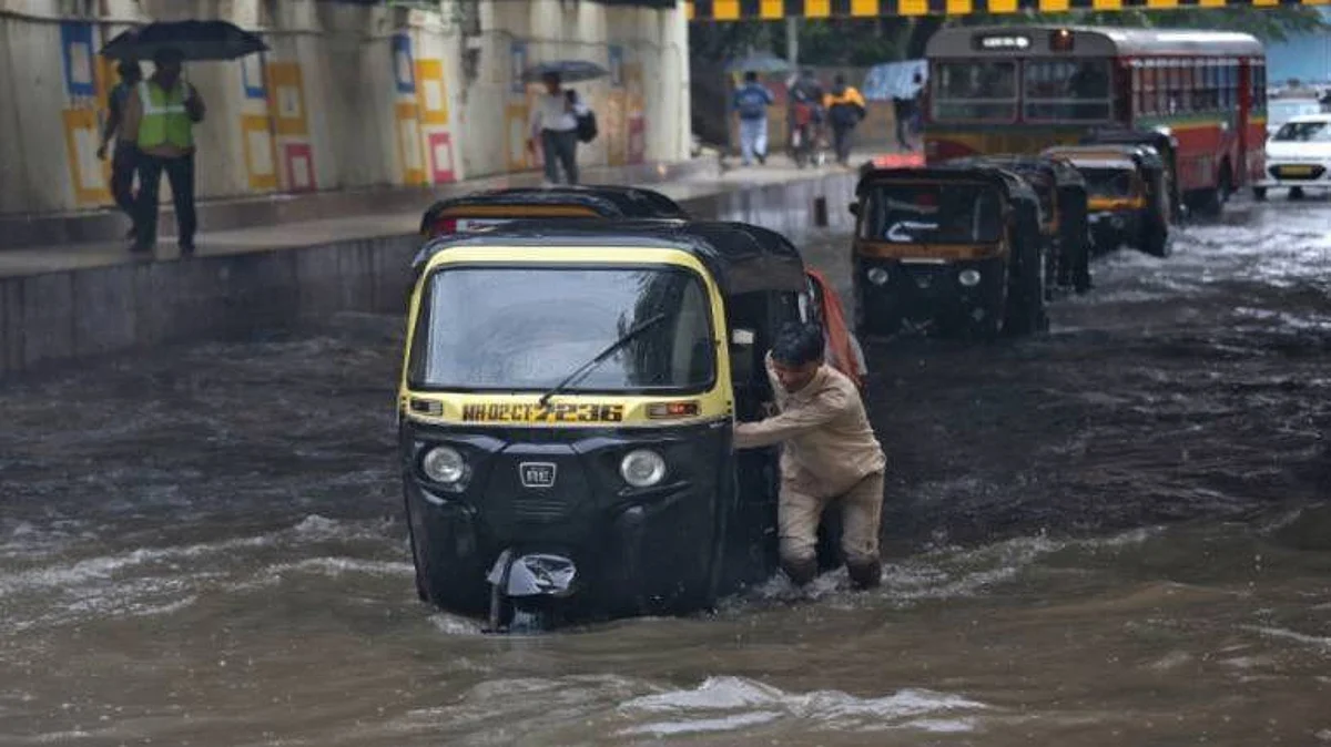 The Meteorological Department Issued Warning in Mumbai