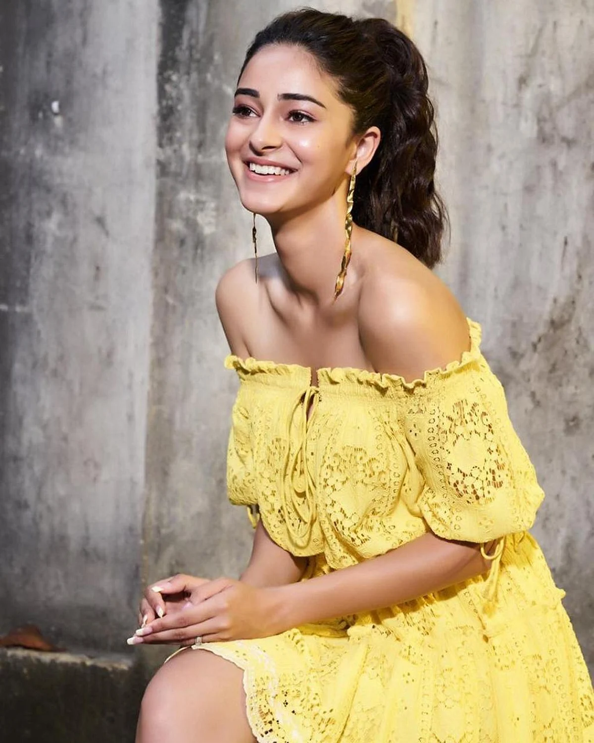 Ananya Panday Shares a BTS Pic from the Shoot of the Song Ankhiyon Se Goli Mare