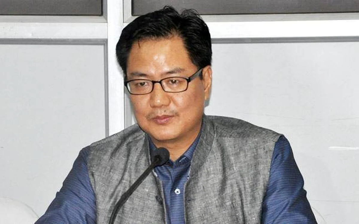 Sports Minister Kiran Rijiju Rewarded Paraathletics Champions with Cash Prize