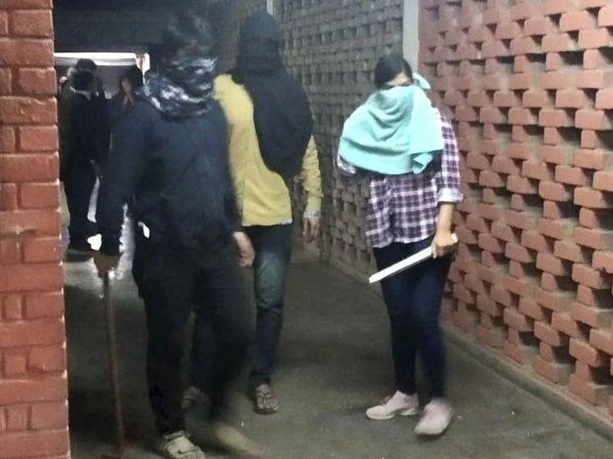 Police Received 11 Complaints on Sunday’s Violence in JNU