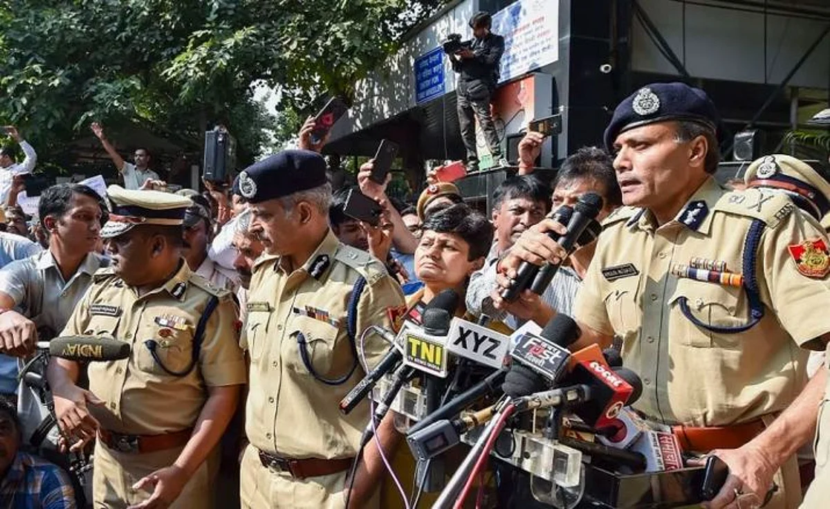 Important Meeting Going on in Police Head Quarters: Delhi