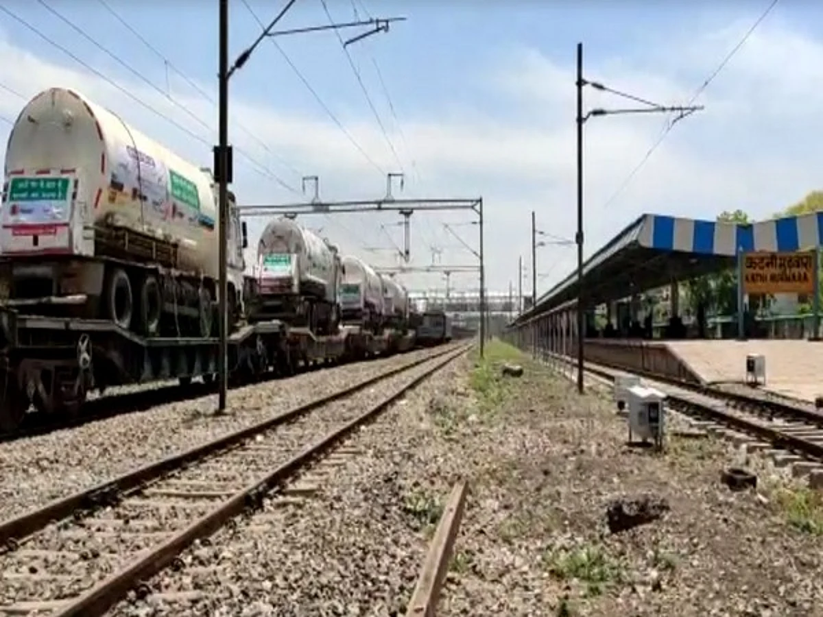 Oxygen Express Carrying 64.55 Tonnes of Oxygen Leaves for Delhi from Raigarh: Indian Railways