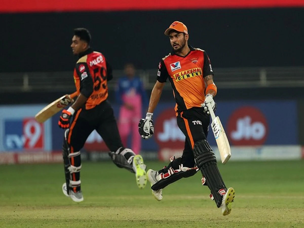 IPL: Harsh call by selectors to drop Manish Pandey against DC, says Warner