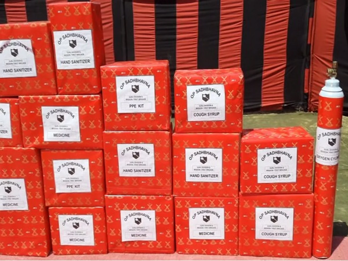 Army donates medicines, equipment to help border village in J-K’s Kathua, fight COVID-19