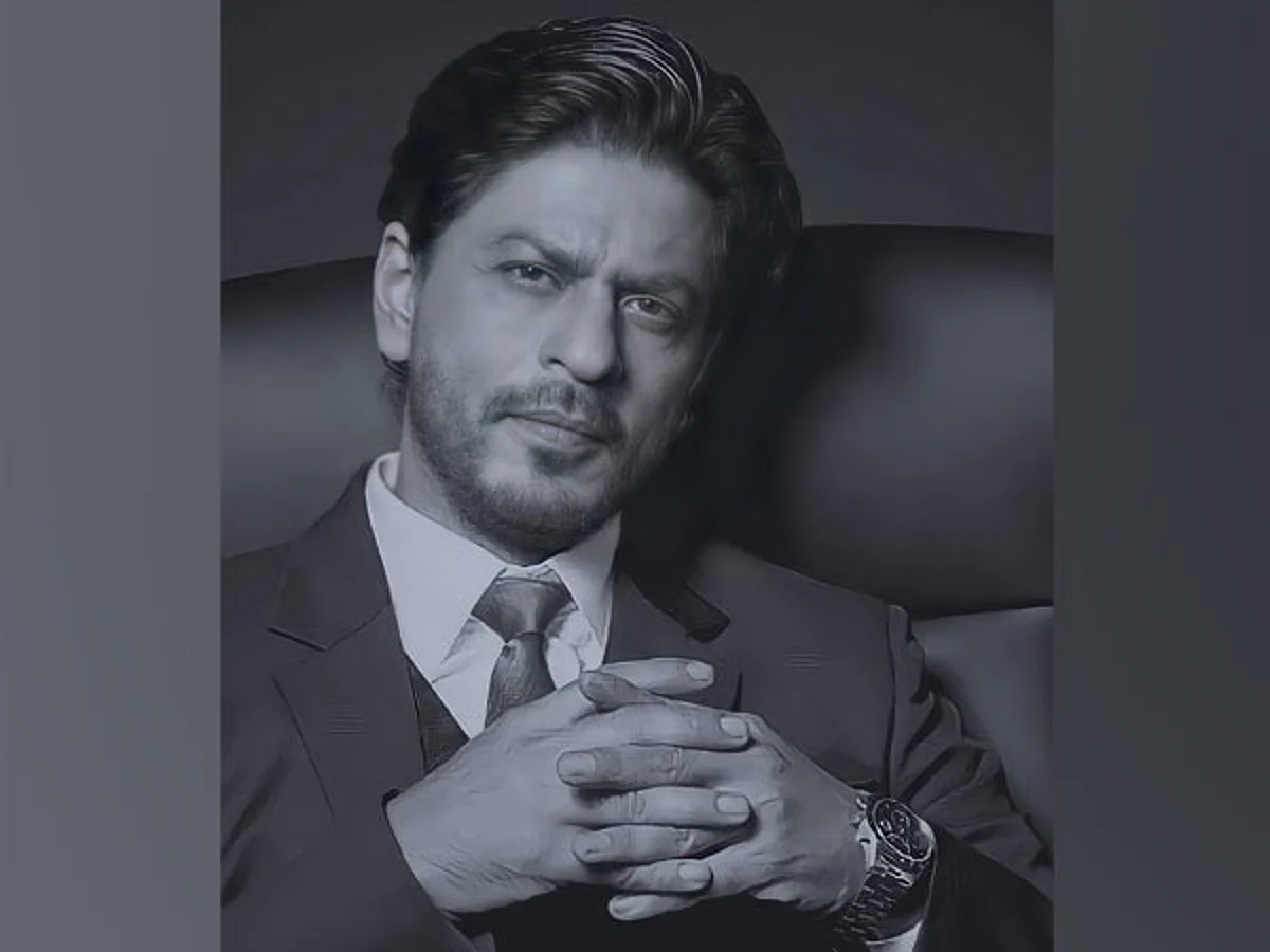 SRK completes 29 years in Bollywood, thanks fans for love, support