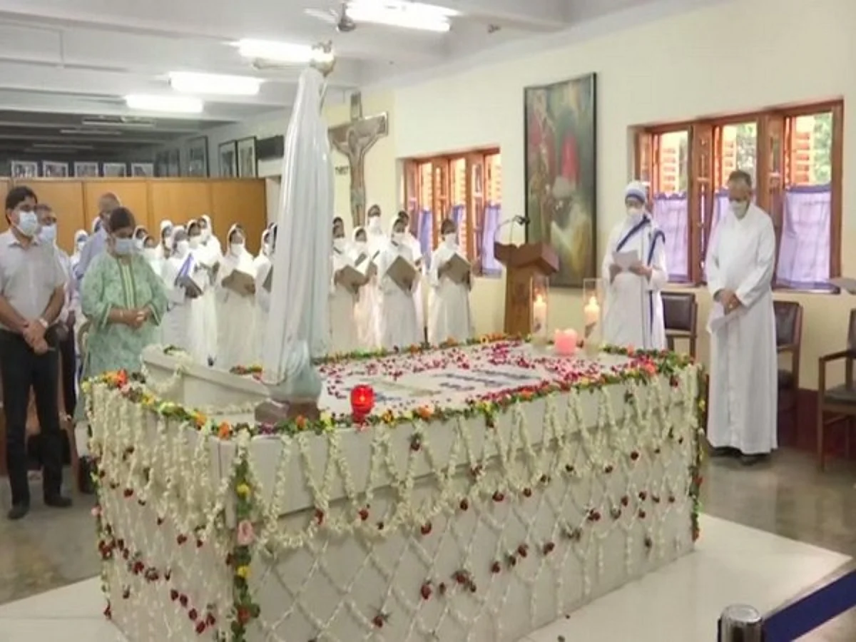 Kolkata: Prayers offered in memory of Mother Teresa on her 111th birth anniversary