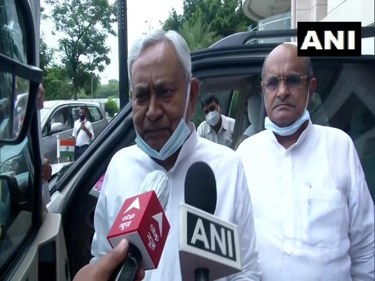 Nitish Kumar meets Om Prakash Chautala in Delhi, says ‘no political agenda’