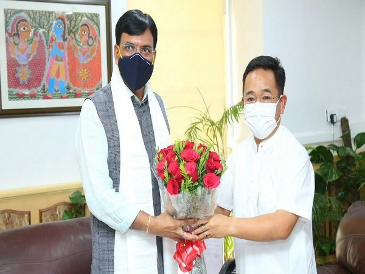 Union Health Minister Mansukh assures CM Tamang for enhancement of health infrastructure in Sikkim