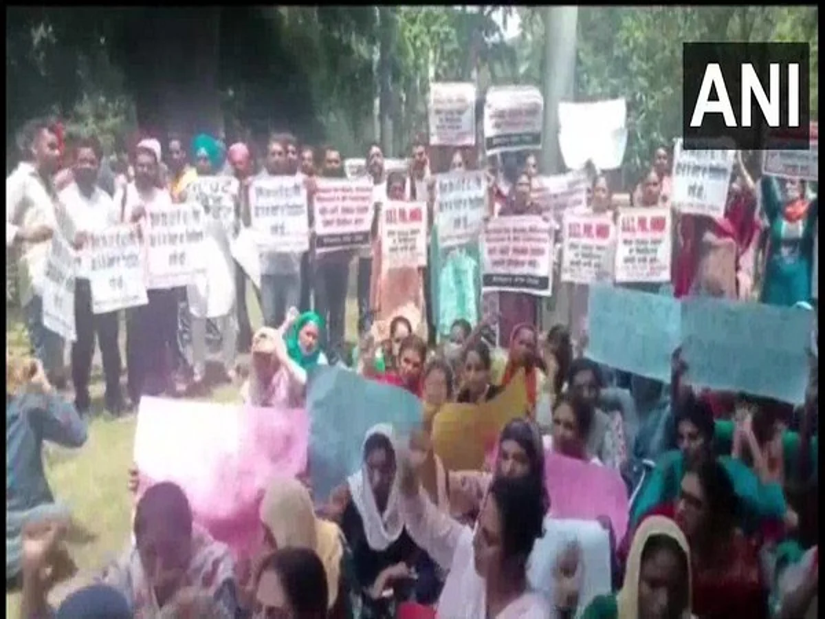 Punjab Police baton charge BEd TET qualified teachers protest outside CM’s residence demanding jobs