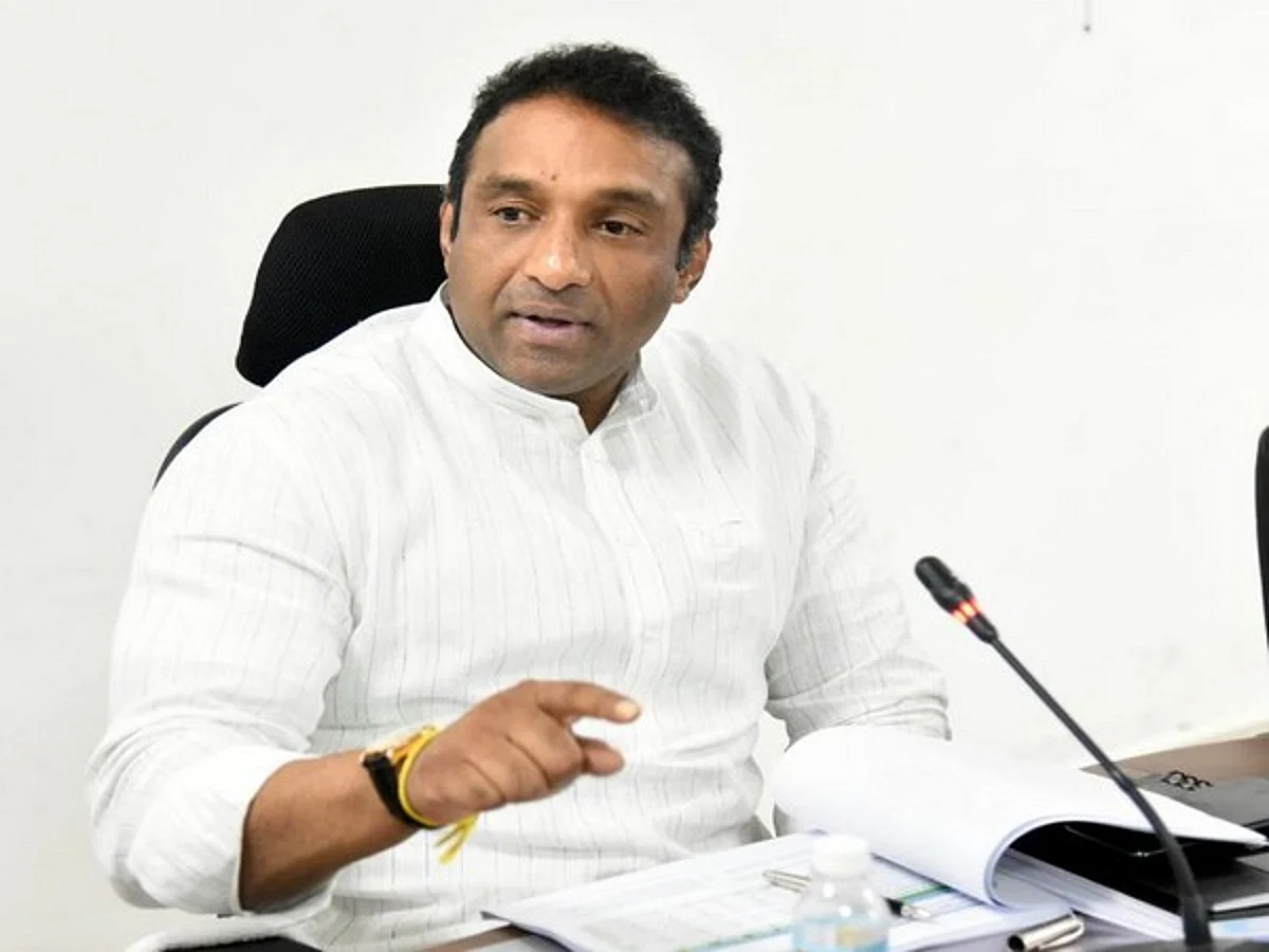AP government with Centre’s help creates brand value for handlooms, imparts training to weavers: Textile Minister MG Reddy