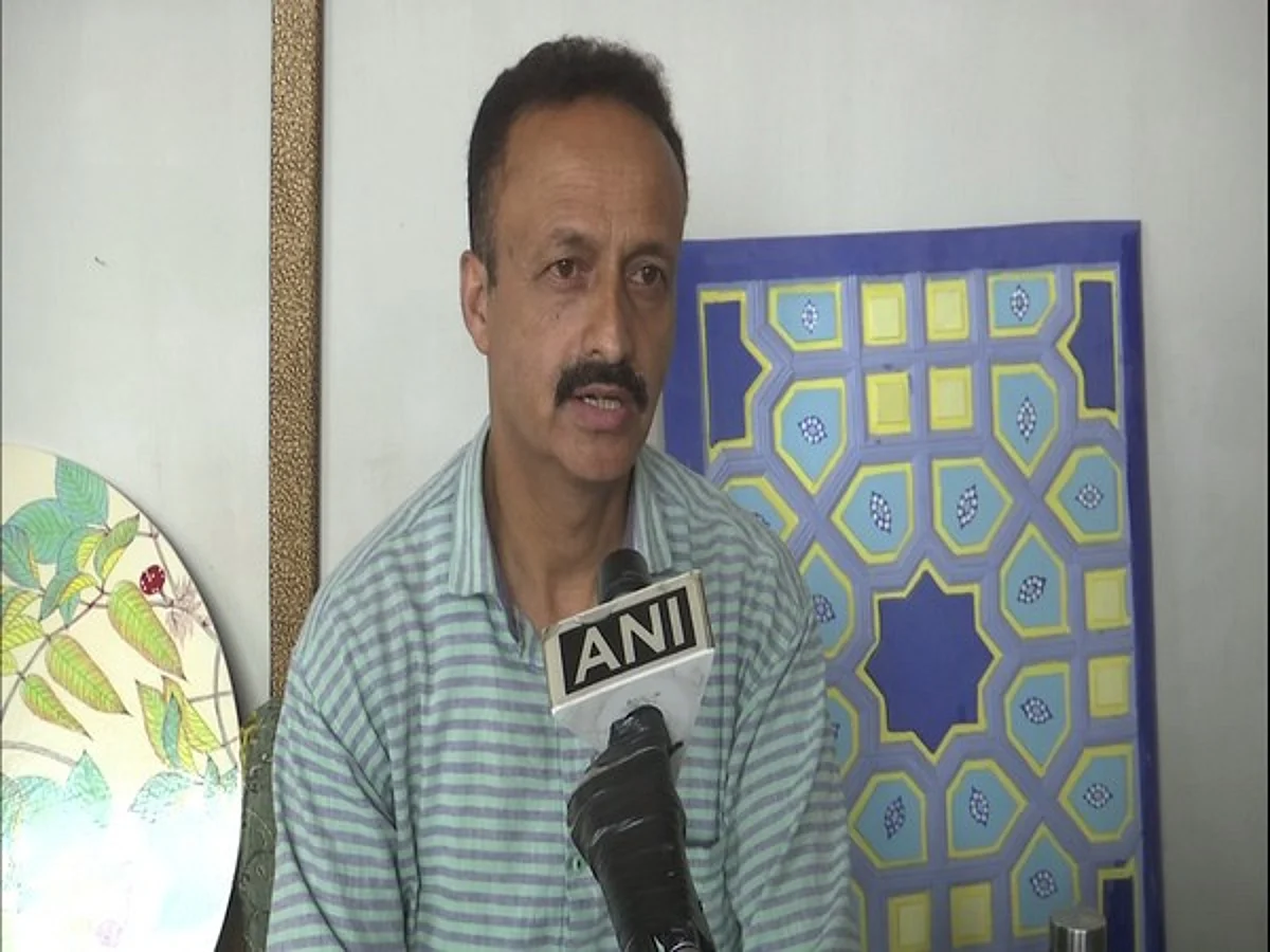 Kashmiri ‘paper mache’ artist makes old map of Srinagar, wants it to be displayed in Parliament