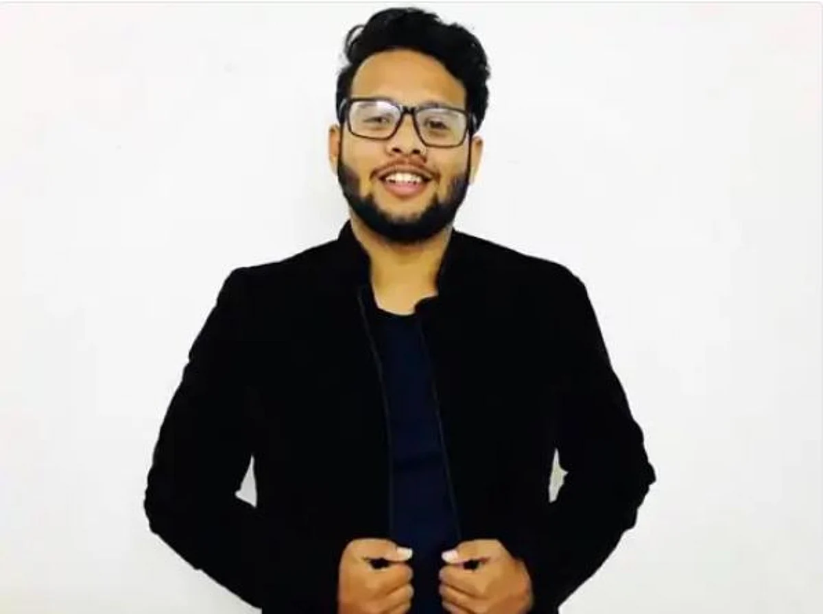 Kshitij Started Earthenware Business 5 years ago, Now Earning 10 Lakh Rupees Every Year