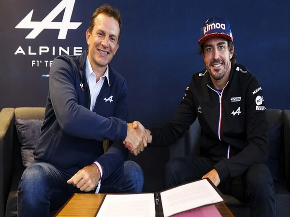 Fernando Alonso to stay with Alpine for 2022 season