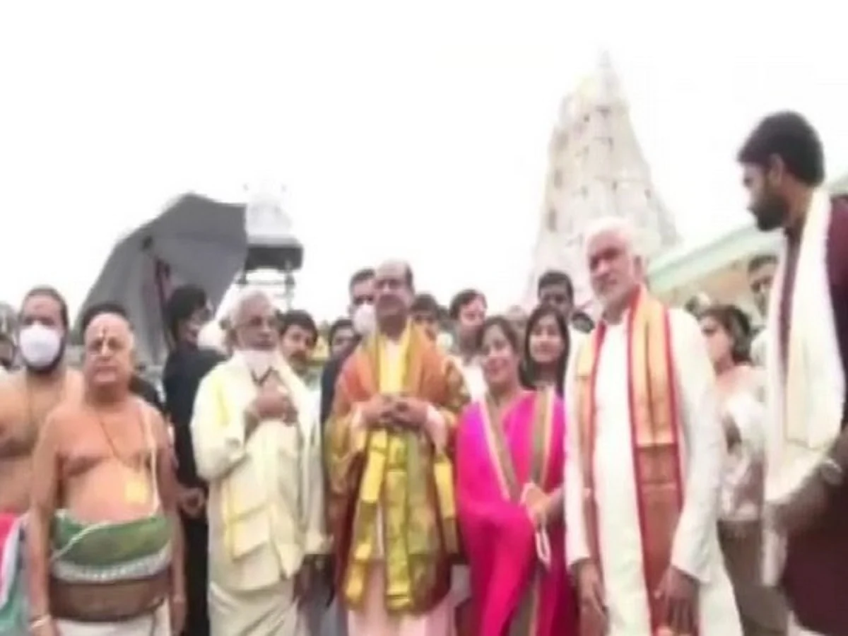 Om Birla, family members offer prayer to Lord Balaji at Tirumala temple