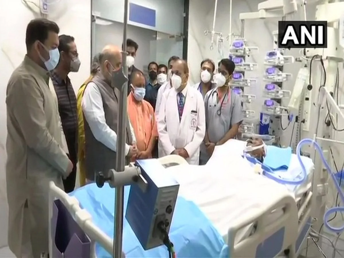 Amit Shah enquires about health of former CM Kalyan Singh at Lucknow hospital