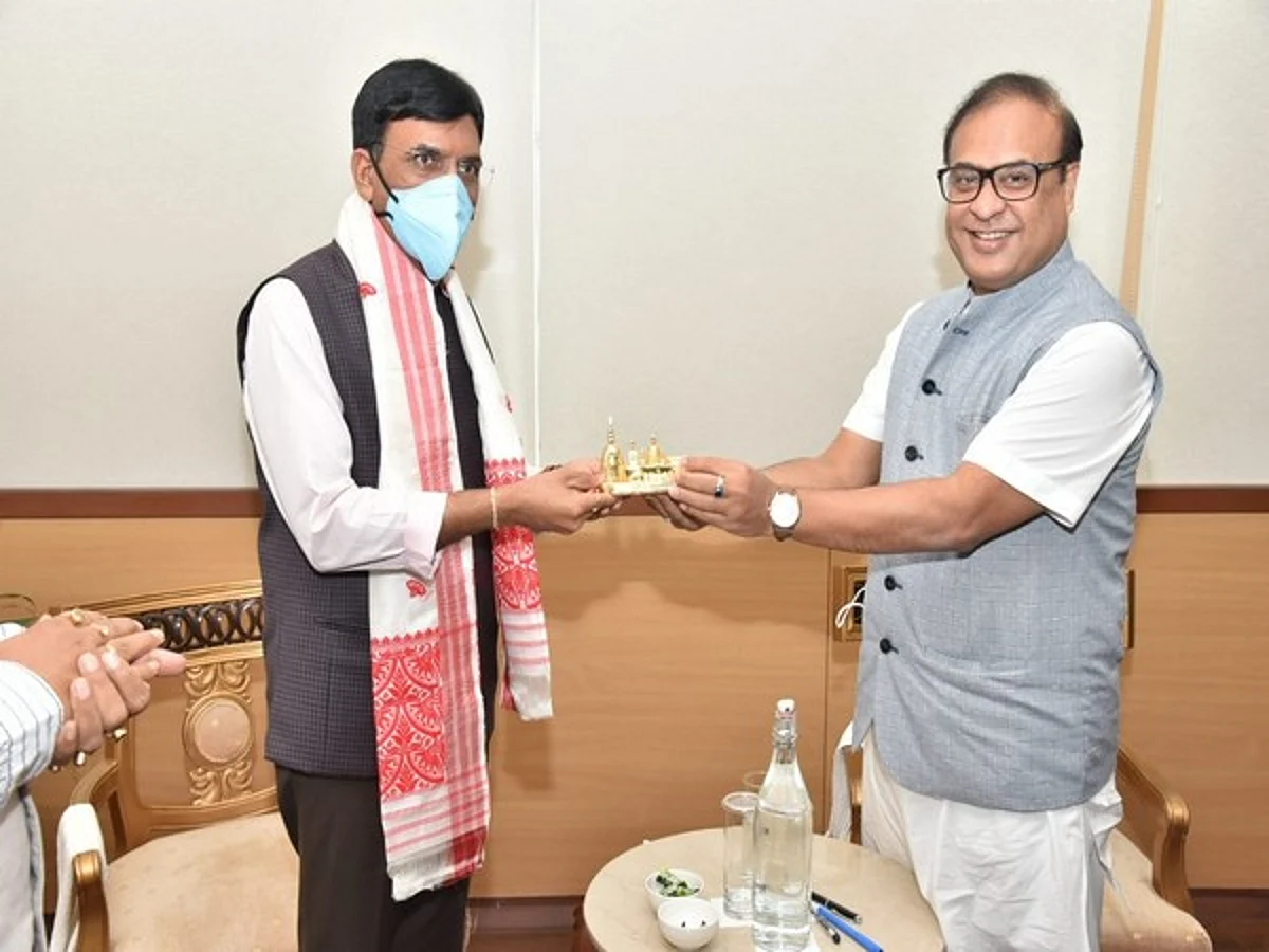 Union Health Minister describes his meeting with Assam Chief Minister on COVID management as ‘fruitful’