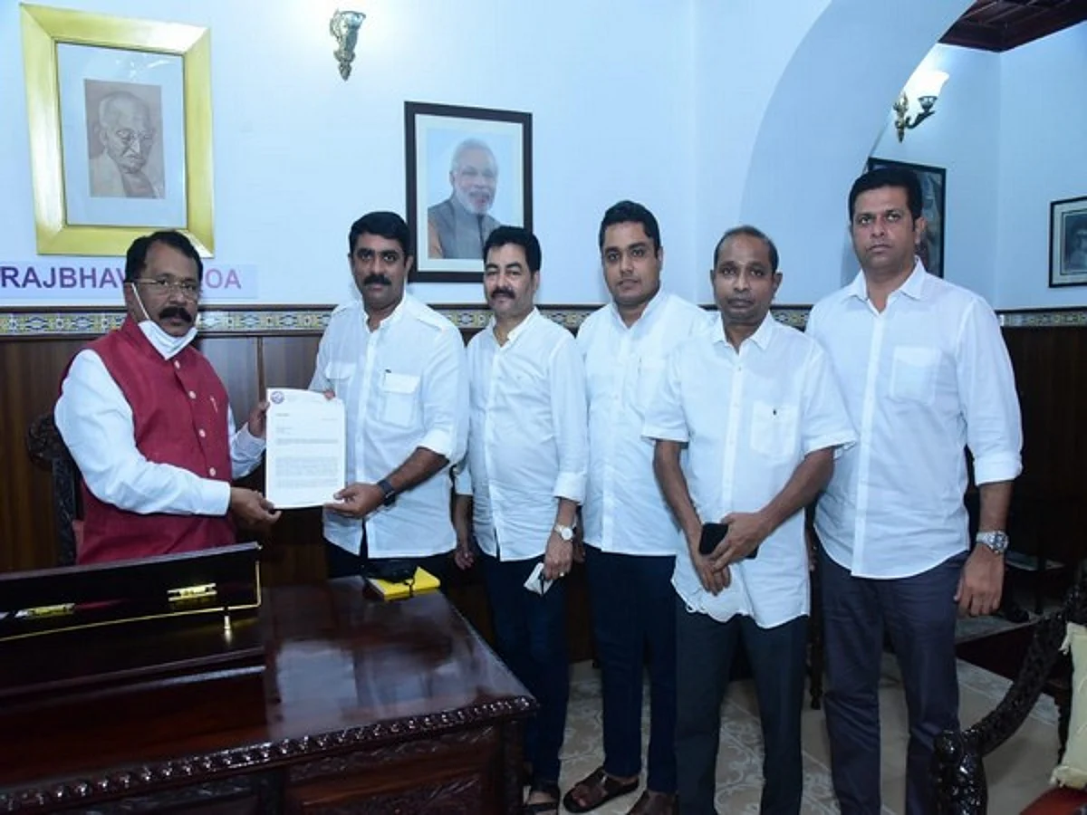 Goa Forward Party meets Governor, urges him not to give assent to bills passed in Assembly