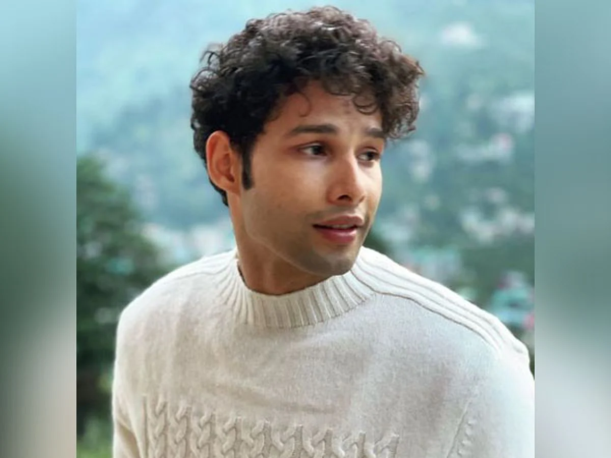 Siddhant Chaturvedi shares hilarious Friendship Day post, grooves on viral ‘Bachpan Ka Pyaar’