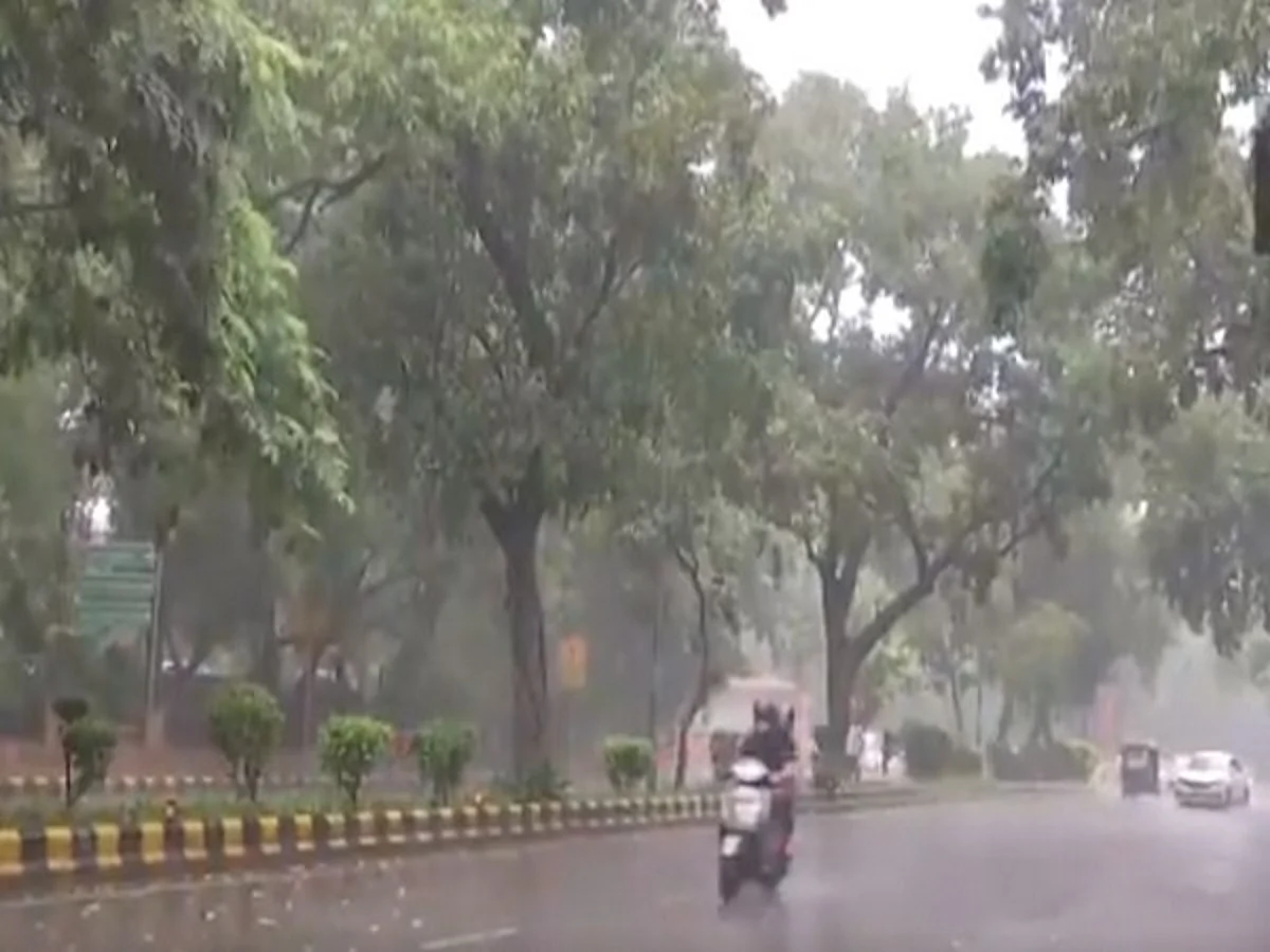 Heavy rains lash several parts of Delhi NCR