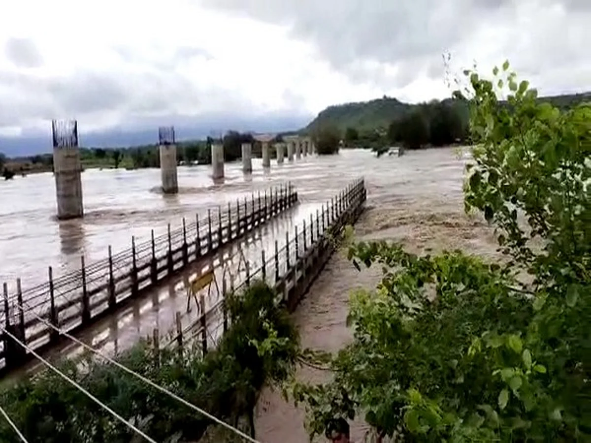 Madhya Pradesh floods: Army columns deployed for 4 affected districts