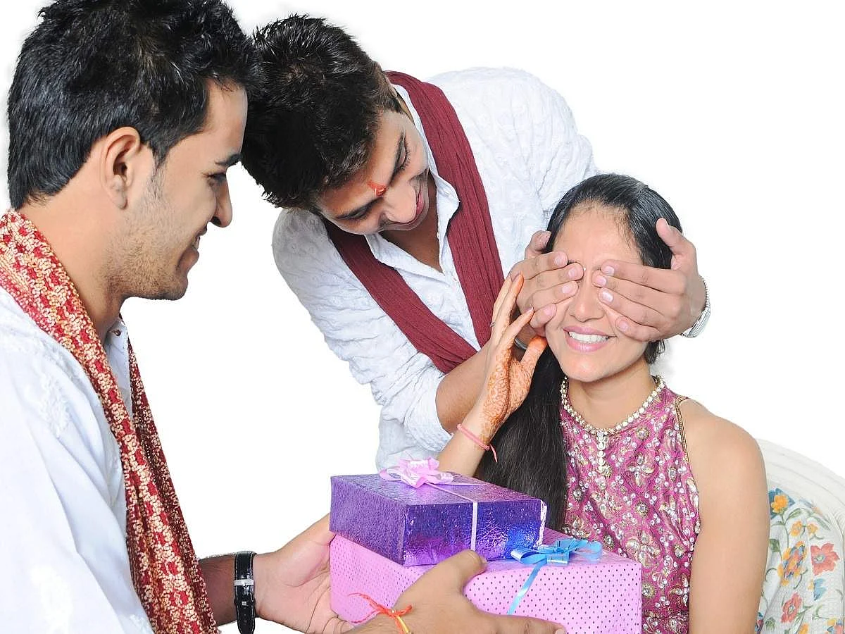 Rakshabandhan Gift: Start Investing in PPF or RD in the Name of your Sister