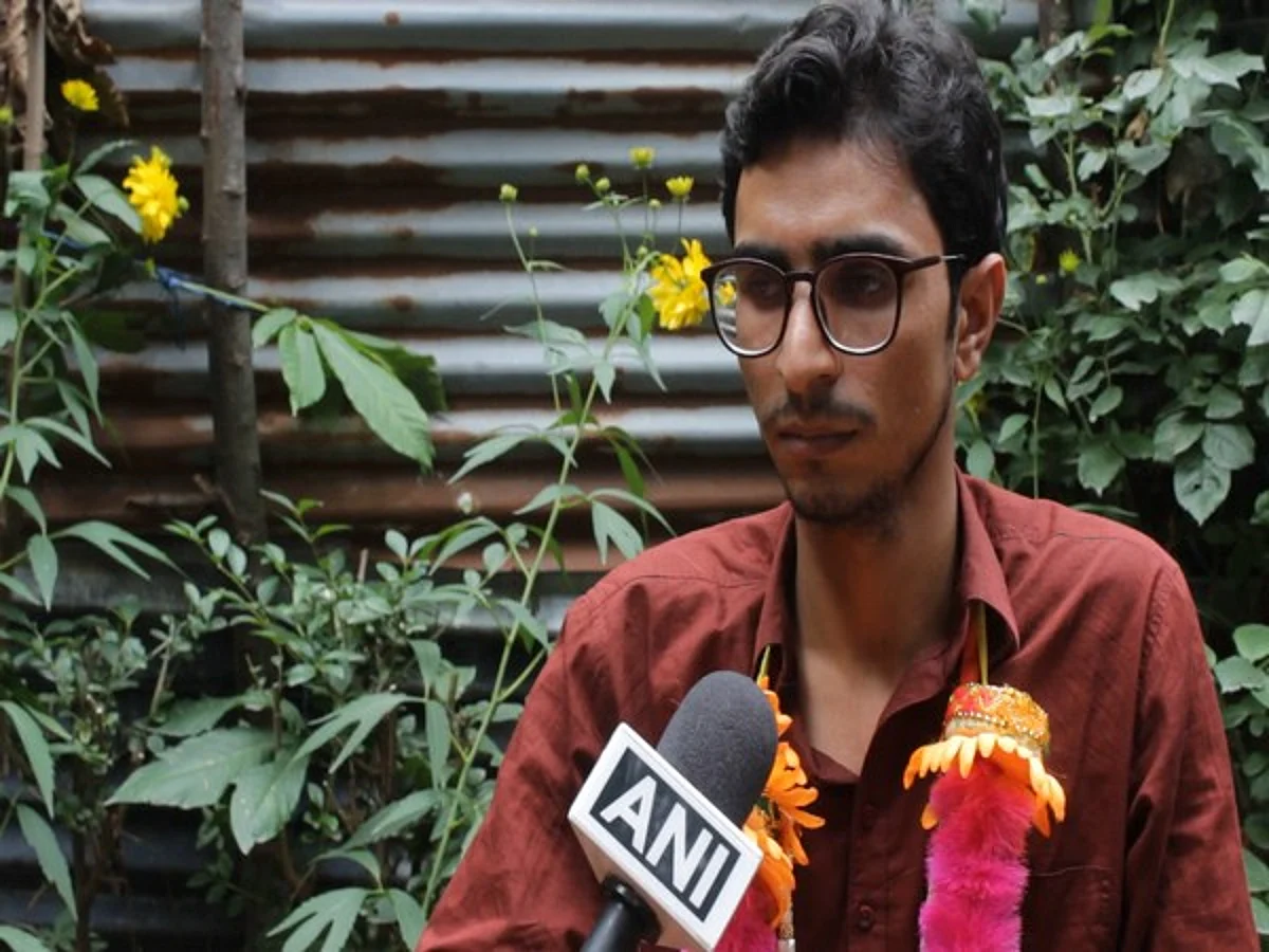 Tanveer Ahmad Khan of J-K’s Kulgam becomes first in valley to qualify IES exam
