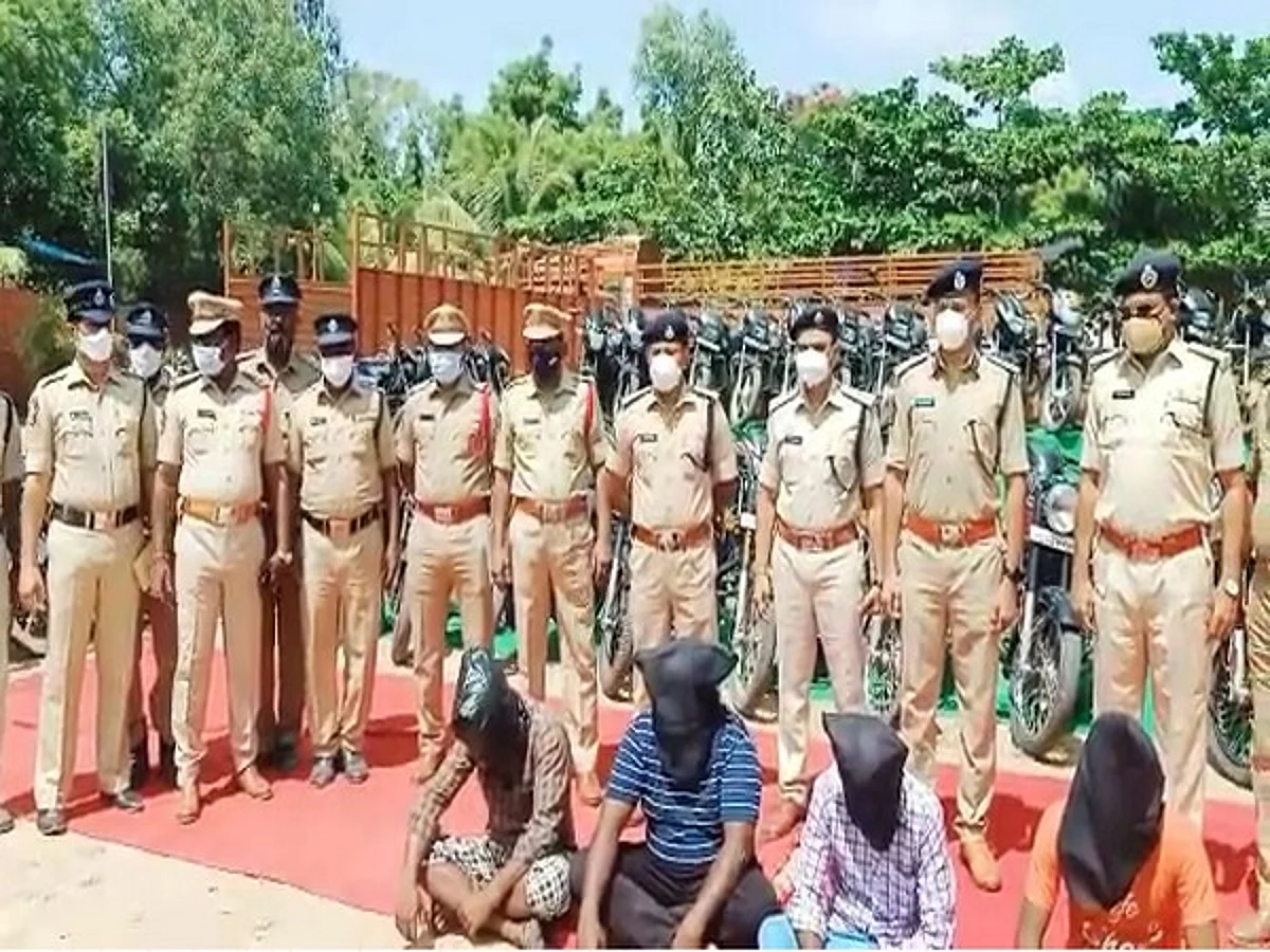 Andhra police held interstate robbery gang, seized 107 two-wheelers