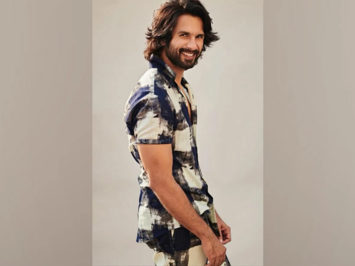 Shahid Kapoor’s new selfie reminds Mira Rajput of Kylie Jenner
