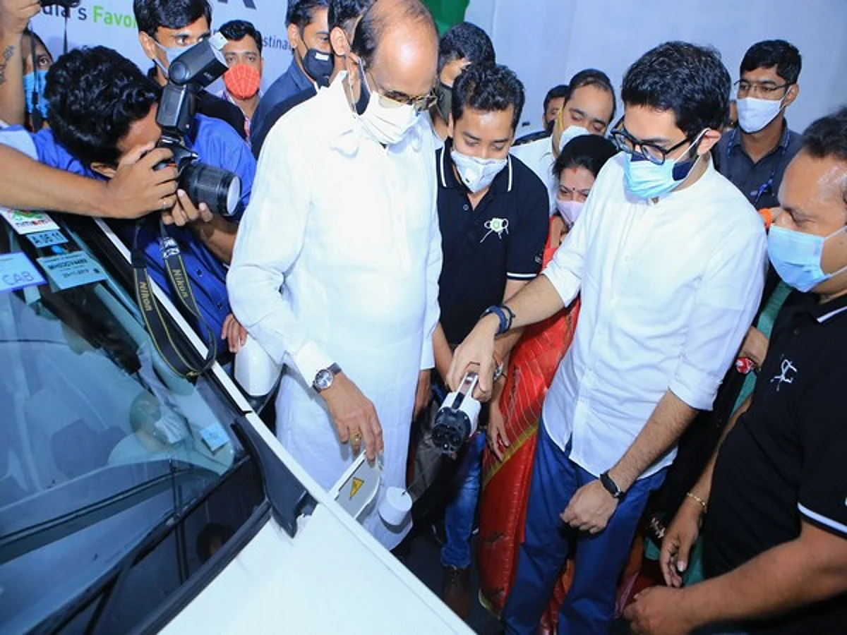 Aaditya Thackeray inaugurates Electric Vehicle enabled parking lot in Mumbai