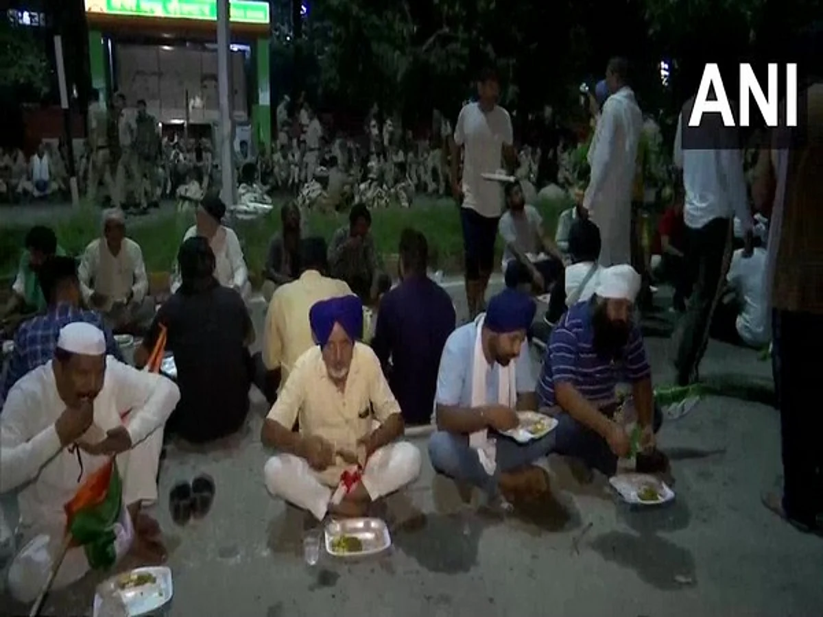 Farmers’ stir: Haryana extends ban on mobile internet, SMS services in Karnal