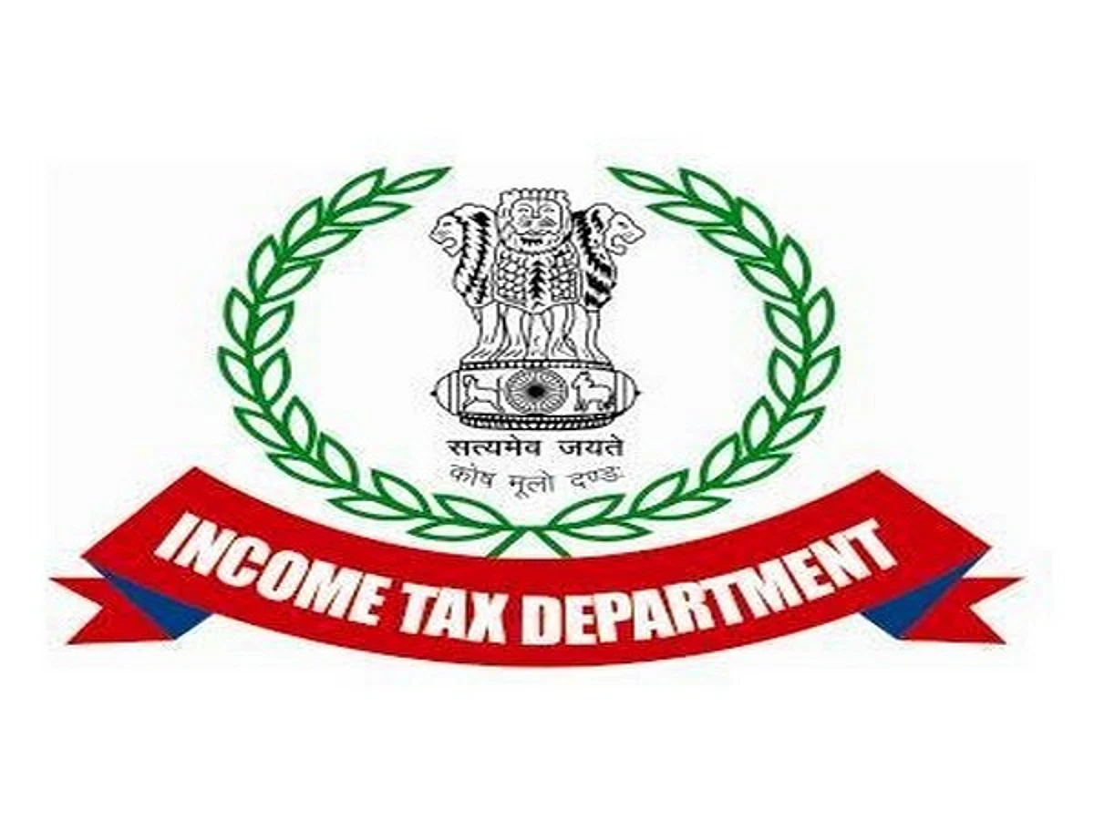 Income Tax dept conducts searches in West Bengal