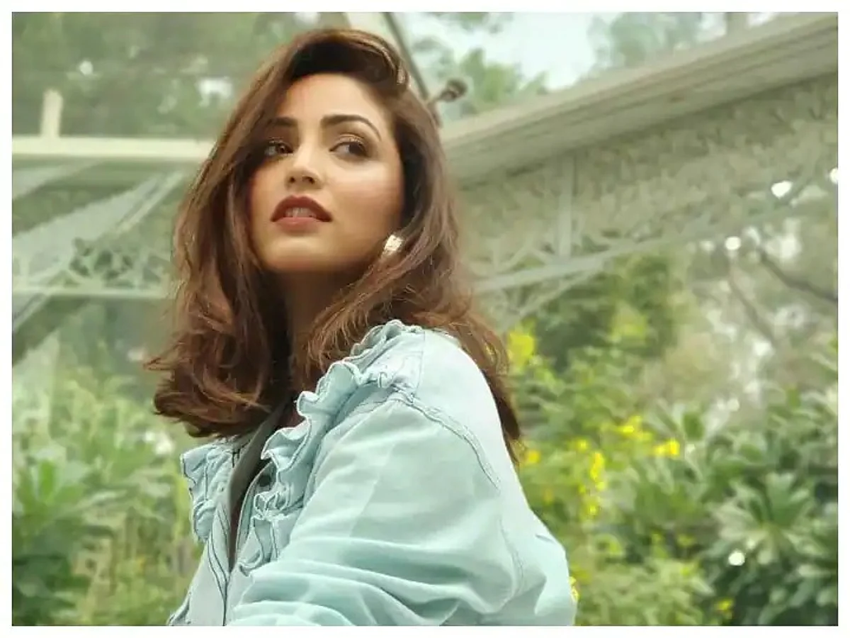 Yami Gautam does Simple Exercises to Maintain her Fitness
