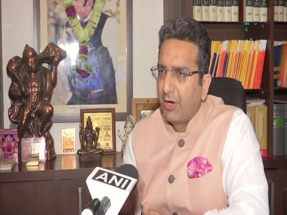 BJP demands Sonia Gandhi’s apology over Surjewala’s remark on farmers