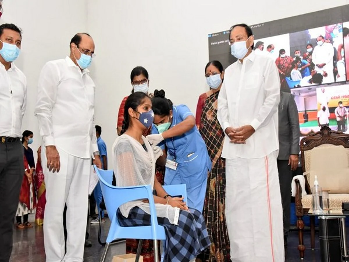 COVID-19 vaccination drive should become a people’s movement: Vice President