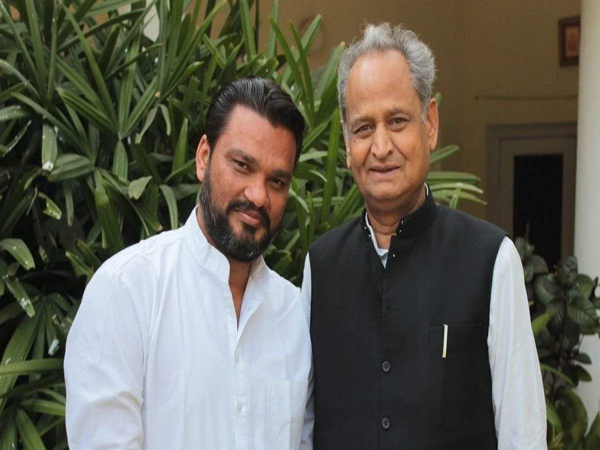 Delhi Police interrogates CM Ashok Gehlot’s OSD