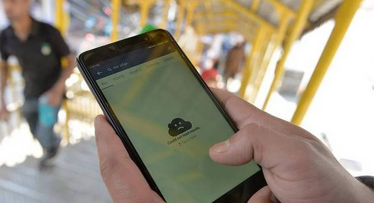 Mobile Internet Service Stalled at more than Thirty Places in Srinagar